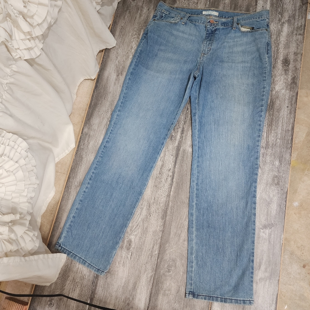 Levi's light wash womens 16M jeans